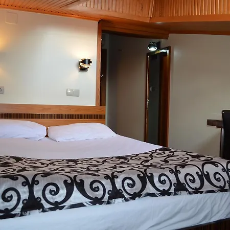 Hotel Atlas 2*